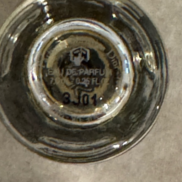 ✨Eau de Parfum Ambre Nuit✨ - Picture 3 of 4